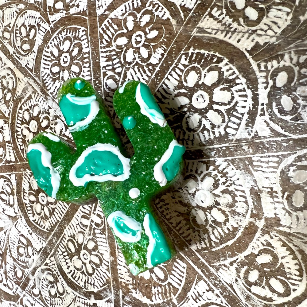Cactus animal print vent clip